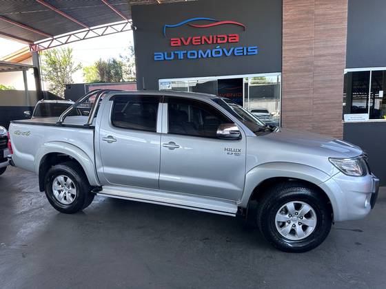 TOYOTA HILUX 2.7 SRV 4X4 CD 16V FLEX 4P AUTOMÁTICO TOYOTA HILUX 2.7 SRV 4X4 CD 16V FLEX 4P AUTOMÁTICO